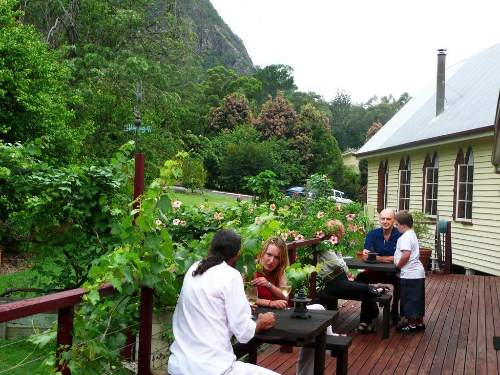Glass House Mountains Ecolodge Екстериор снимка